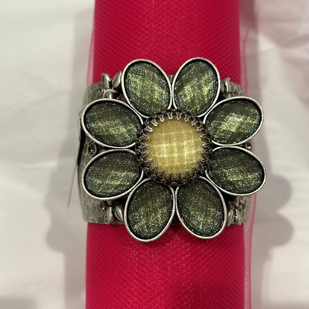 Retro Denim Blue Crystal/Daisy Hammered Cuff,Boutique